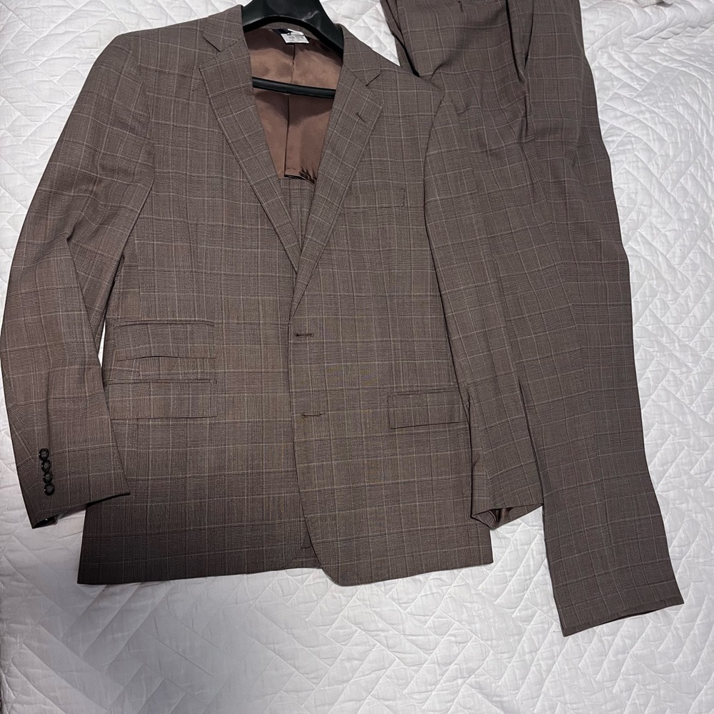 Brooks Brothers Plaid suit with Blue Accents